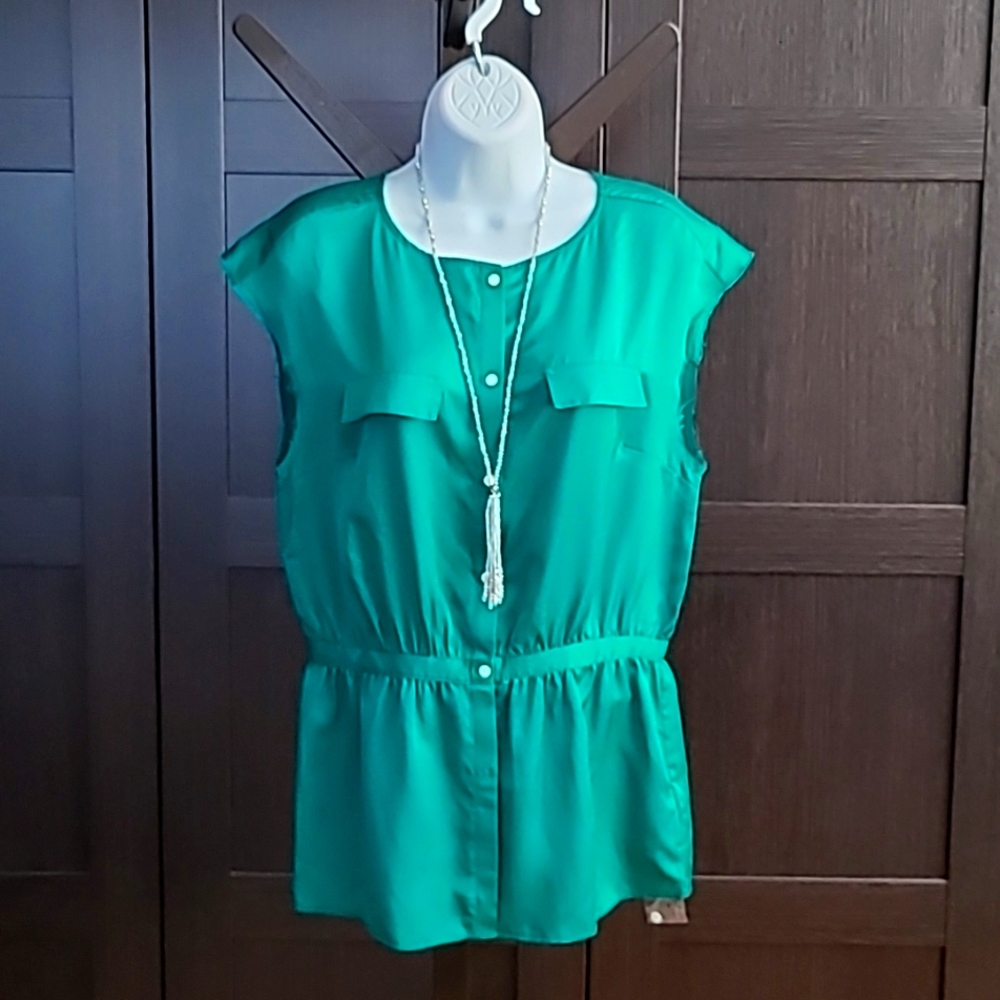 NWT 100% SILK Emerald Green Sleeveless Top,  Size L